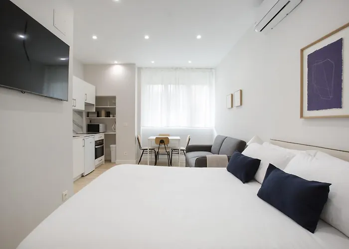 Urbil Zumalacarregui Aparthotel 3*