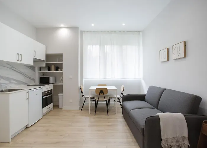 Urbil Zumalacarregui Aparthotel 3*