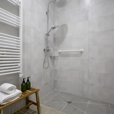 Urbil Zumalacarregui 3* Більбао